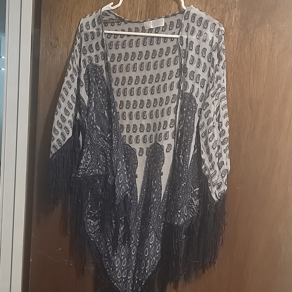 Shawl - Picture 2 of 2